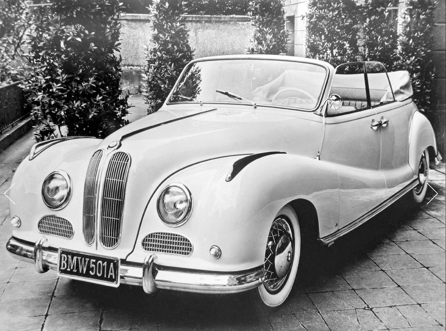 Baur BMW 502 V8 Cabrio - Vista frontal de la elegancia descapotable personalizada