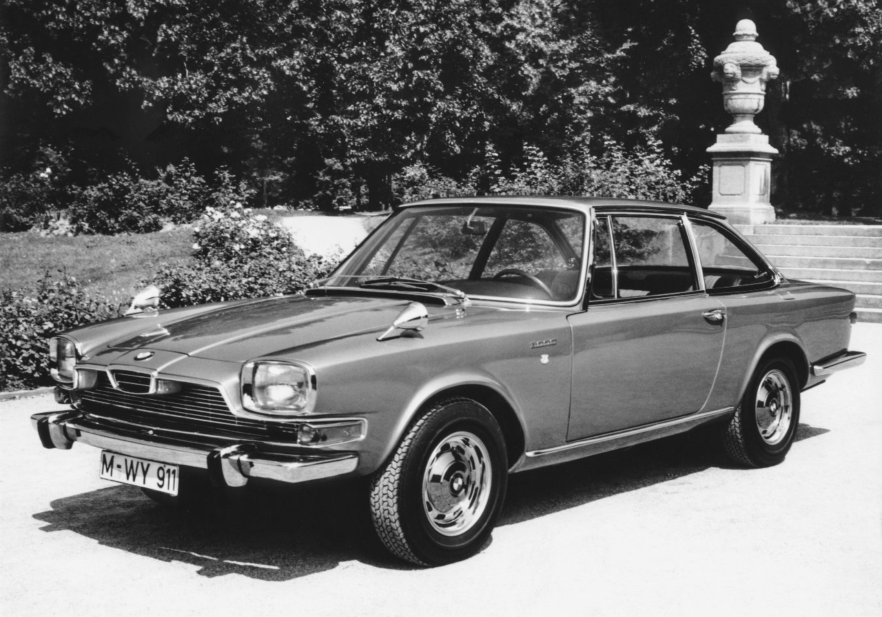 BMW Glas 3000GT - V8 de transición con carrocería italiana de fibra de vidrio