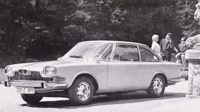 BMW Glas 3000GT - Gran turismo de transición en sesión fotográfica de época
