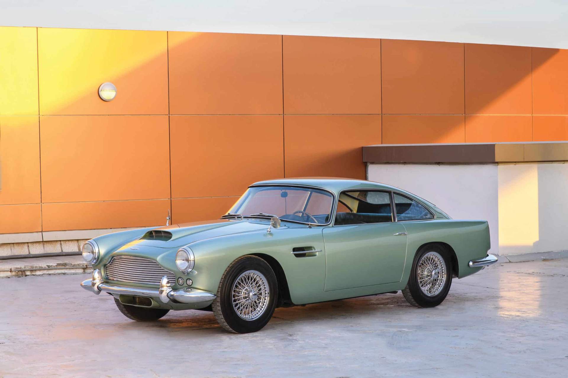 Aston Martin DB4