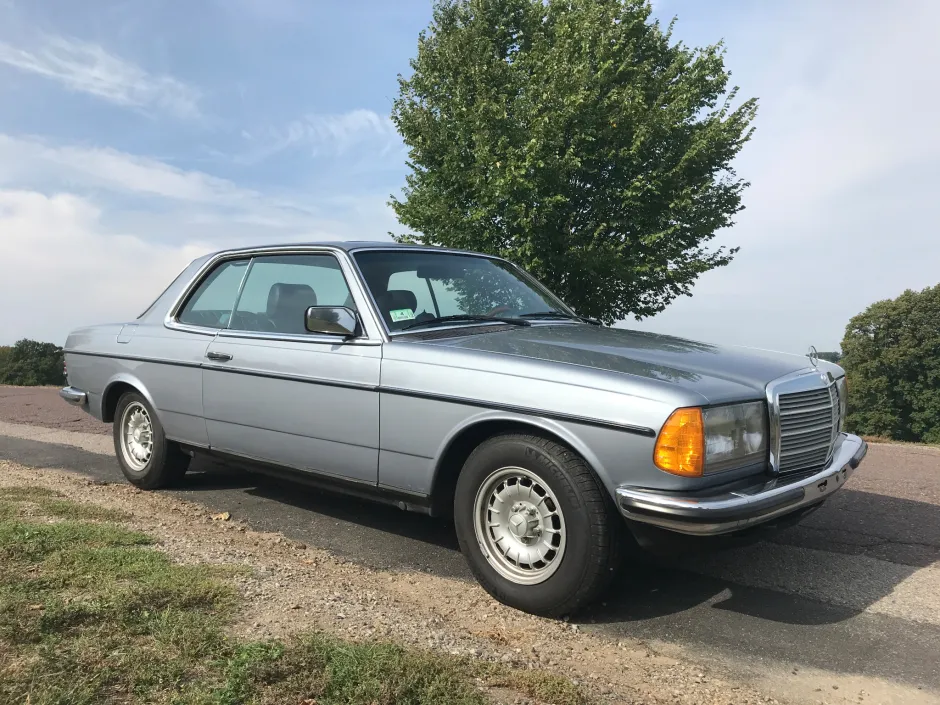Mercedes-Benz 280 CE (W123 Coupé)